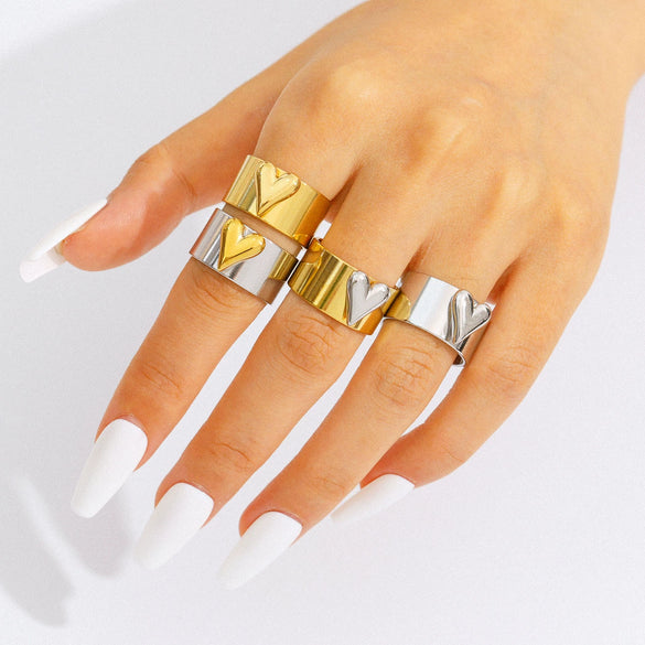 Wholesale Women's Fashionable Geometric Heartshaped Stainless Steel 18K Goldplated Ring