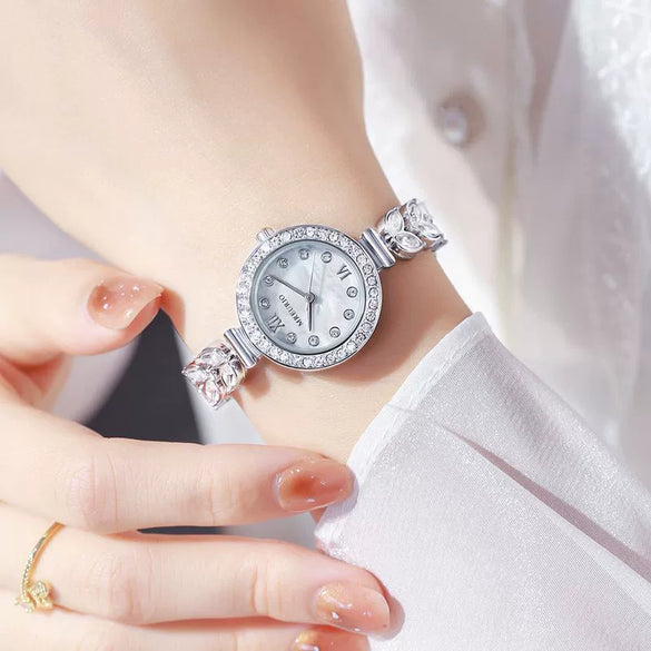 Wholesale Women's Fashionable Quartz Watch With Live Explosions Diamondencrusted Shell Mermaid Design Alloy Case And Strap Round Dial