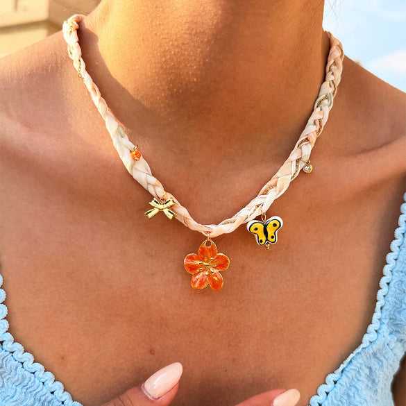 Wholesale Women's Floral Bee And Animal Zodiac Pattern Stainless Steel Necklace With Pvd Furnace Vacuum Real Gold Plating