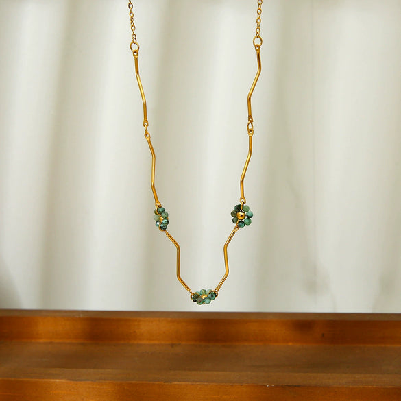 Wholesale Women's Flower Pattern Stainless Steel Titanium Steel 18K Gold Plated Necklace