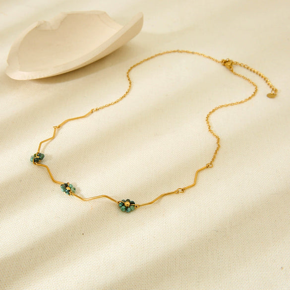 Wholesale Women's Flower Pattern Stainless Steel Titanium Steel 18K Gold Plated Necklace