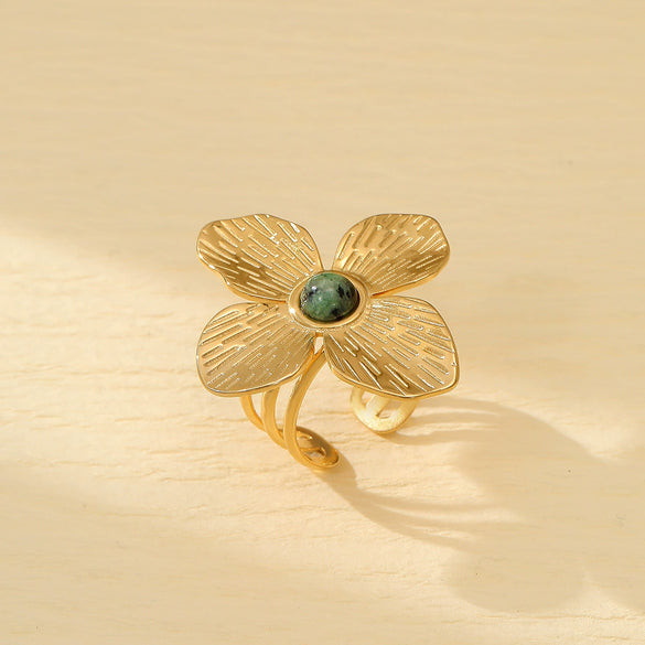 Wholesale Women's Flower Pattern Titanium Steel Ring With Electroplating Light Luxury And Antique Style Set With Natural Stone
