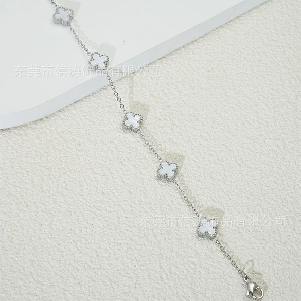 Wholesale Women's Fourleaf Clover Bracelet With Floral And Leaf Patterns Made Of Titanium Steel And Goldplated