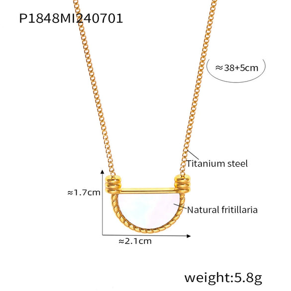 Wholesale Women's French Retro Elegant Titanium Steel Jewelry With Electroplated Ushape And Geometric Inlaid White Seashell Semicircle Pendant Necklace