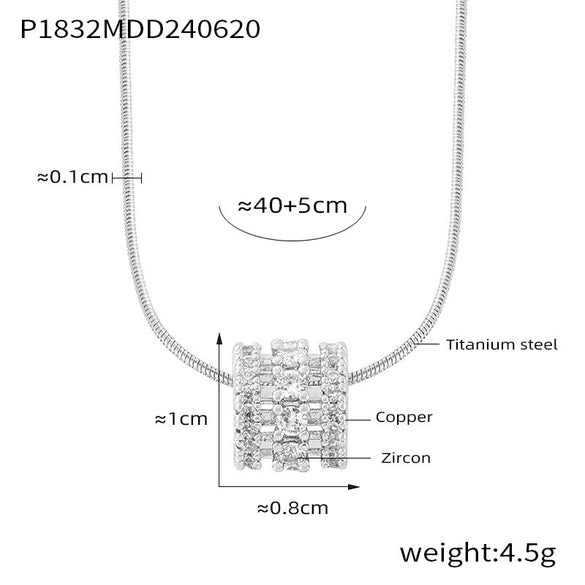 Wholesale Women's French Retro Light Luxury Simple Niche Design Copper Diamond Pendant Titanium Steel Clavicle Chain Necklace With Geometric Pattern And Electroplating Treatment