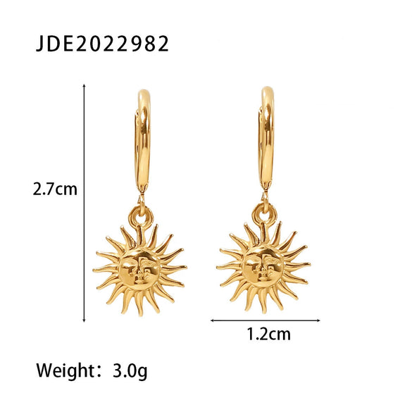Wholesale Women's French Retro Stainless Steel Earrings With Geometric Sun Pendant And Electroplating