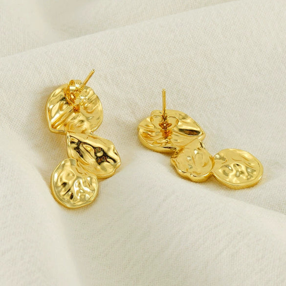 Wholesale Women's French Retro 316L Stainless Steel Lava Earrings With Irregular Petal Pleat Design And Geometric Flower Pattern