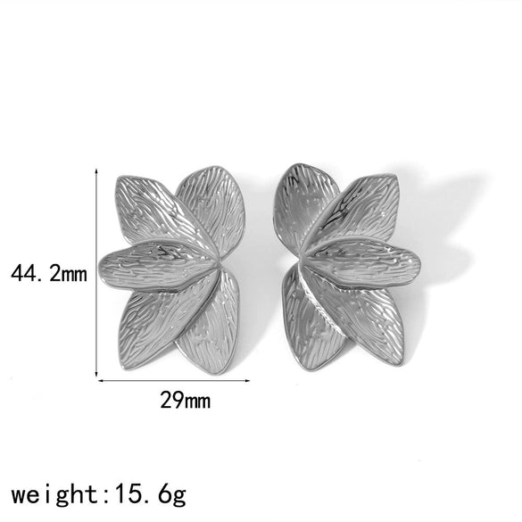 Wholesale Women's French Vintage Ins Style Flower Butterfly Leaf Titanium Steel Earrings With Electroplating