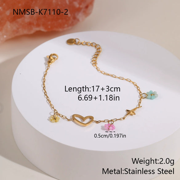 Wholesale Women's Fresh And Clean Aesthetic Flower Pattern Stainless Steel 18K Gold Electroplated Bracelet