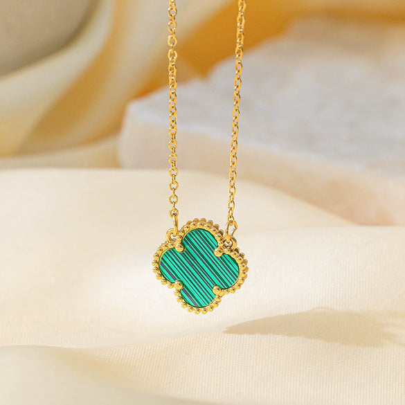 Wholesale Women's Fresh And Simple Flower Pattern Fourleaf Clover Titanium Steel Electroplated Ochain Necklace