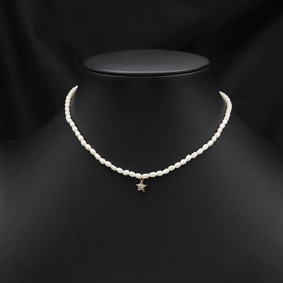 Wholesale Women's Freshwater Pearl Clavicle Chain Necklace With Geometric Design And Electroplating Treatment
