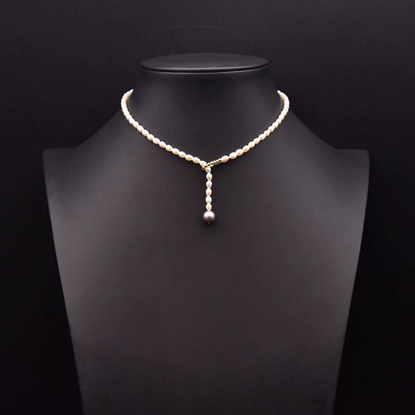 Wholesale Women's Freshwater Pearl Clavicle Chain Necklace With Geometric Design And Electroplating Treatment