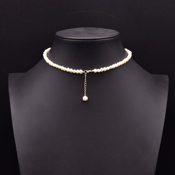 Wholesale Women's Freshwater Pearl Clavicle Chain Necklace With Geometric Design And Electroplating Treatment