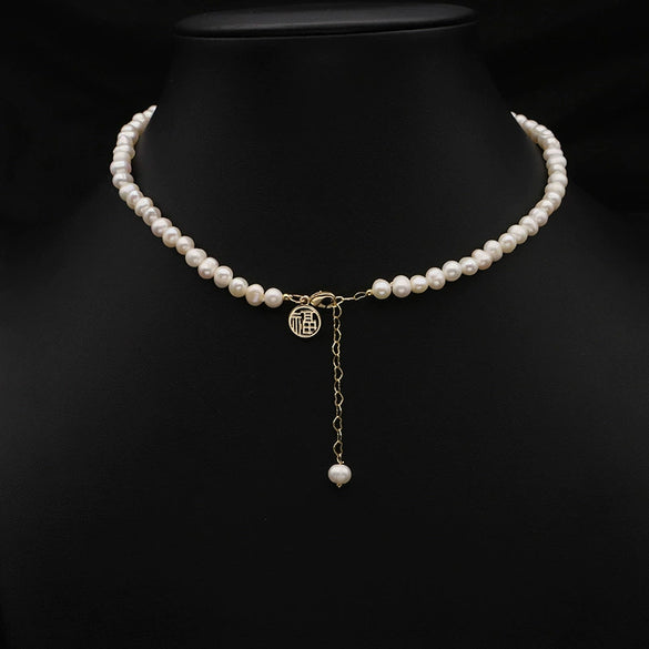 Wholesale Women's Freshwater Pearl Clavicle Chain Necklace With Geometric Design And Electroplating Treatment