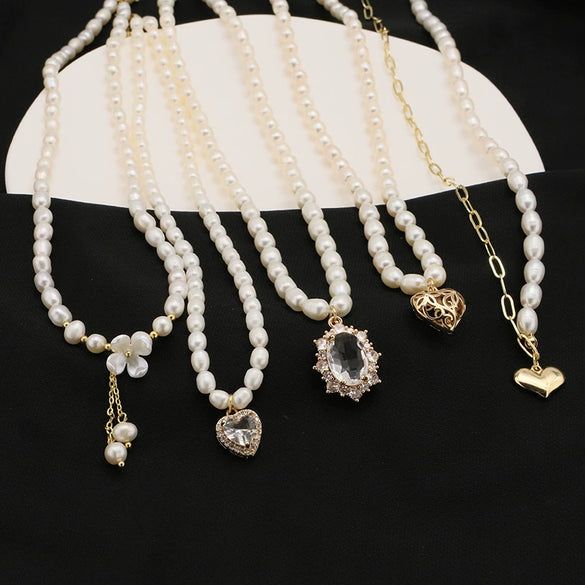 Wholesale Women's Freshwater Pearl Clavicle Chain Necklace With Geometric Design And Electroplating Treatment