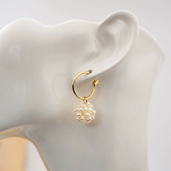 Wholesale Women's Freshwater Pearl Geometric Mini Ball Ear Buckle Vintage Earrings