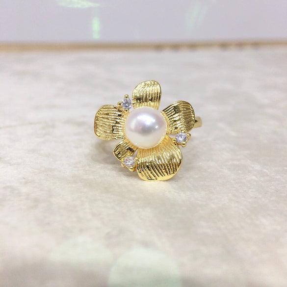 Wholesale Women's Freshwater Pearl Ring With Copper Accessories And Flower Zircon Design