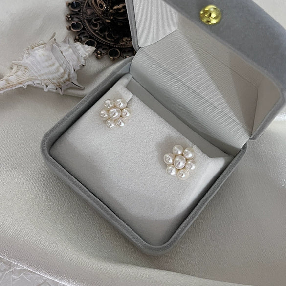 Wholesale Women's Freshwater Pearl S925 Silver Needle Elegant Minimalist Fashion Earrings With Flat Round Rose Buns Round Oblate Shape
