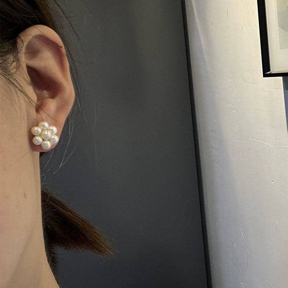 Wholesale Women's Freshwater Pearl S925 Silver Needle Elegant Minimalist Fashion Earrings With Flat Round Rose Buns Round Oblate Shape
