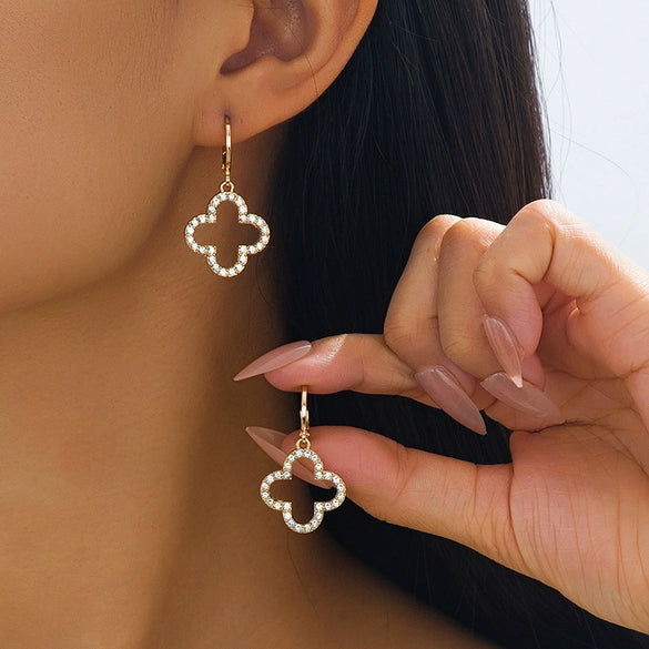 Wholesale Women's Geometric Alloy Electroplated Diamondencrusted Fourleaf Clover Fashion Earrings