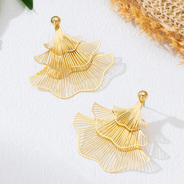 Wholesale Women's Geometric Alloy Electroplated Doublelayer Fivepetal Flower And Striped Leaf Tassel Earrings