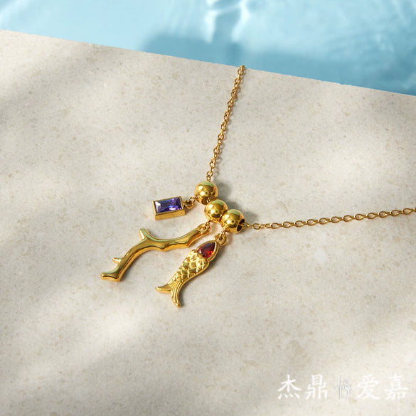Wholesale Women's Geometric Animal Stainless Steel Fish Pendant Necklace With Vacuum Real Gold Plating