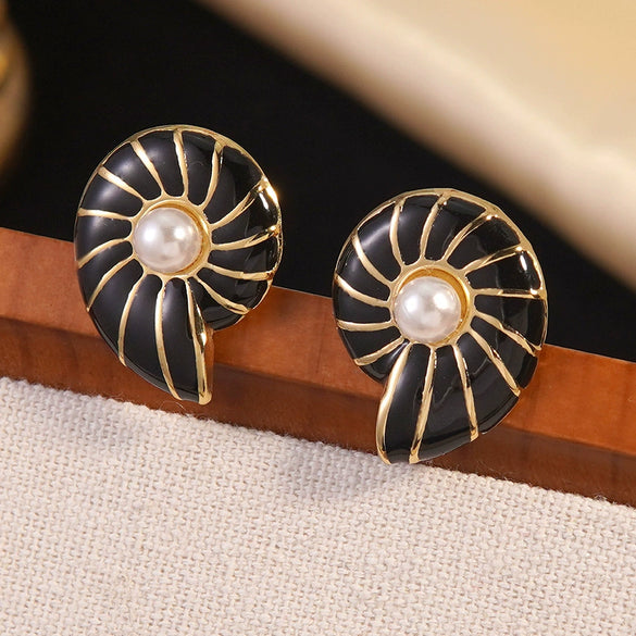 Wholesale Women's Geometric Animal Style Oil Dripping Plastic Resin Stainless Steel Conch Earrings