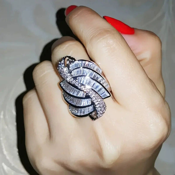 Wholesale Women's Geometric Copper Ring With Zirconia Fashion Art Design