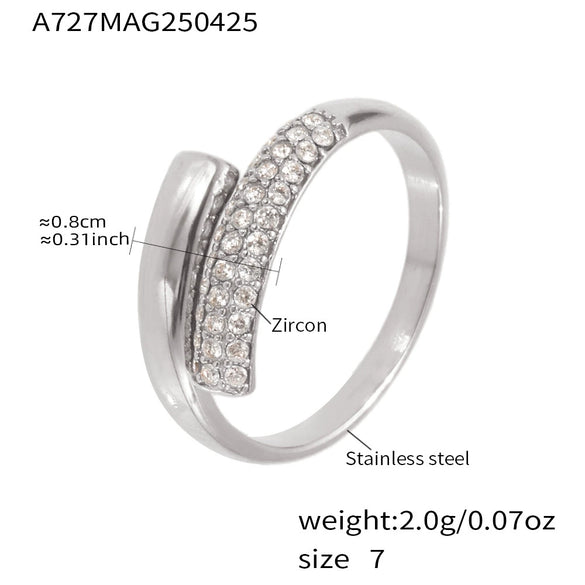 Wholesale Women's Geometric Diamond Index Finger Ring Made Of Stainless Steel And Zircon With 18K Gold Electroplating