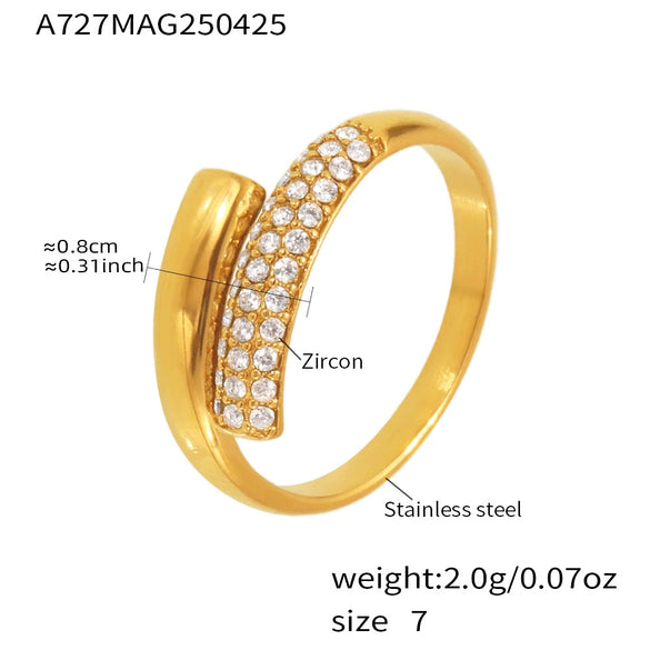 Wholesale Women's Geometric Diamond Index Finger Ring Made Of Stainless Steel And Zircon With 18K Gold Electroplating