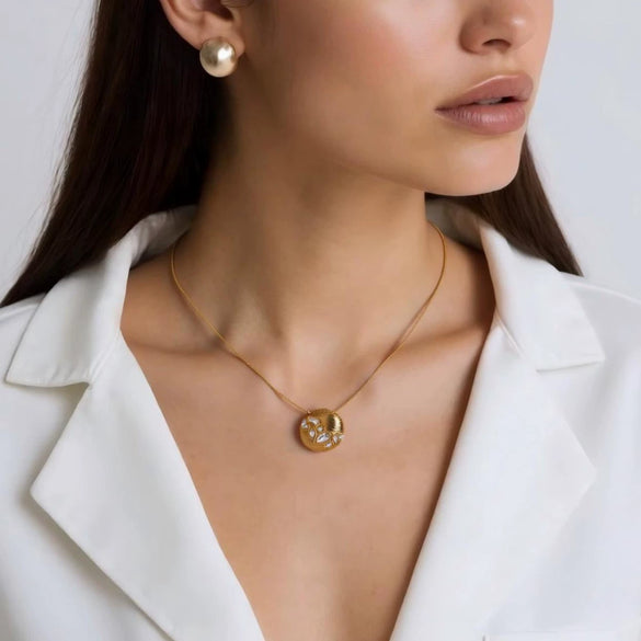 Wholesale Women's Geometric Diamondencrusted Stainless Steel Pendant Necklace With Vacuum Real Gold Plating In Pvd Furnace And Round Snake Chain