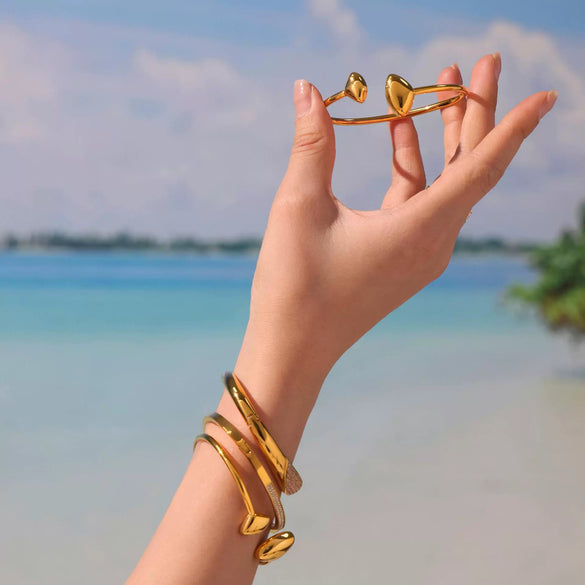 Wholesale Women's Geometric Double Triangle Hollow Elastic Adjustable Bracelet Stainless Steel 18K Gold Plated