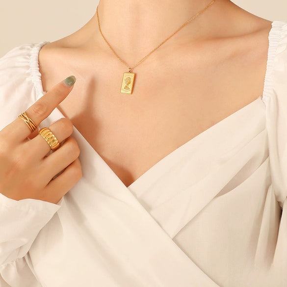 Wholesale Women's Geometric Doublesided Portrait Pendant Clavicle Necklace Titanium Steel Goldplated Jewelry