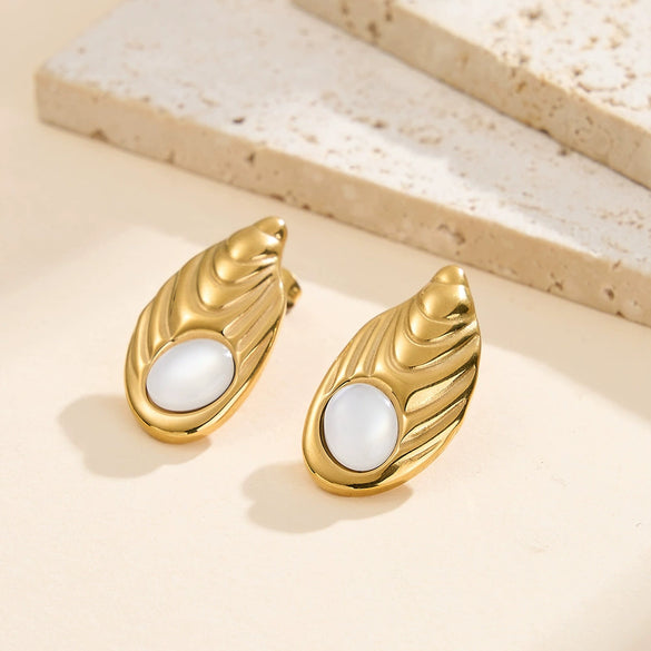 Wholesale Women's Geometric Earrings With Vacuum Real Gold Plating In Pvd Furnace And Original Design