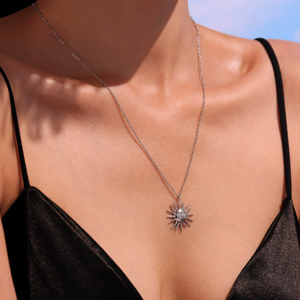 Wholesale Women's Geometric Ferris Wheel Sun Pendant Necklace In Titanium Steel And Stainless Steel With 18K Gold Electroplating