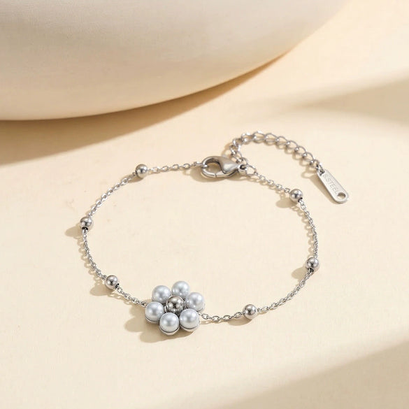 Wholesale Women's Geometric Floral Pearl Stainless Steel Electroplated Bracelet With Original Design