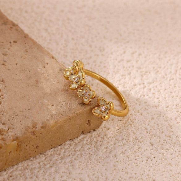 Wholesale Women's Geometric Flower Titanium Steel Ring Inlaid With Gold Light Luxury Jewelry Accessories