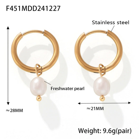 Wholesale Women's Geometric Freshwater Pearl Necklace Handmade With Titanium Steel And Zircon Electroplating