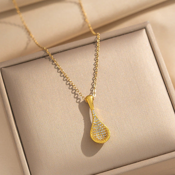Wholesale Women's Geometric Gold Plated Copper Fanshaped Pendant Necklace With O Word Chain Light Luxury Style