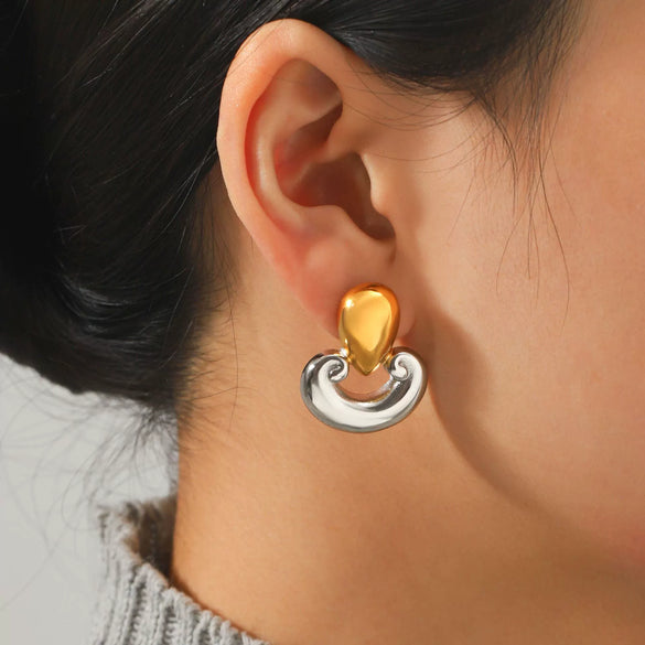 Wholesale Women's Geometric Heart Electroplated Stainless Steel Earrings