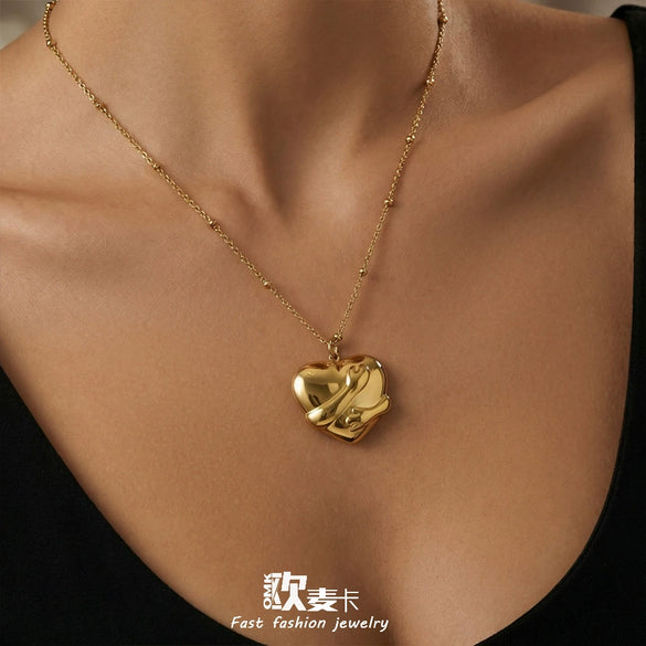 Wholesale Women's Geometric Heart Pendant Stainless Steel Goldplated Necklace