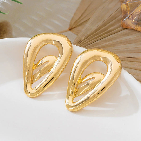 Wholesale Women's Geometric Heartshaped Alloy Electroplated Fashion Earrings