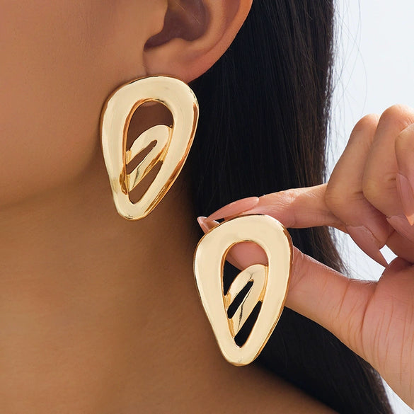 Wholesale Women's Geometric Heartshaped Alloy Electroplated Fashion Earrings