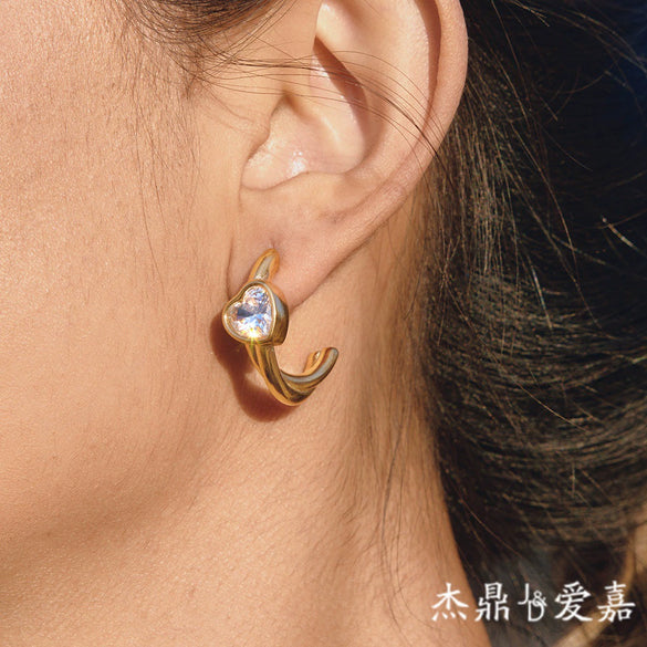 Wholesale Women's Geometric Heartshaped Stainless Steel Earrings With Vacuum Real Gold Plating In Pvd Furnace