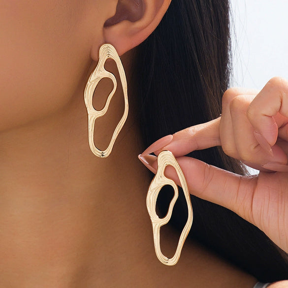 Wholesale Women's Geometric Hollow Electroplated Alloy Fashion Earrings