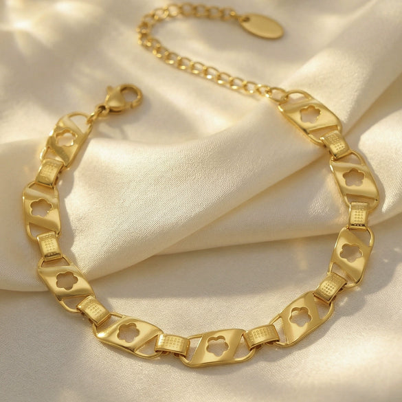 Wholesale Women's Geometric Hollow Flowershaped Stainless Steel Electroplated Bracelet