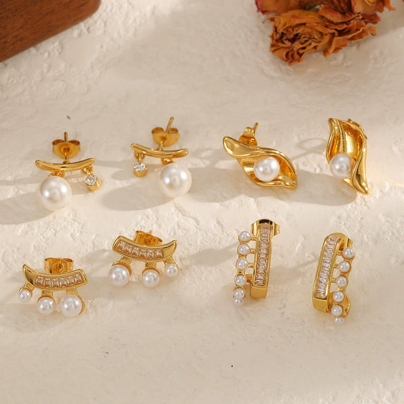 Wholesale Women's Geometric Imitation Pearl Stainless Steel Stud Earrings With Vacuum Real Gold Plating