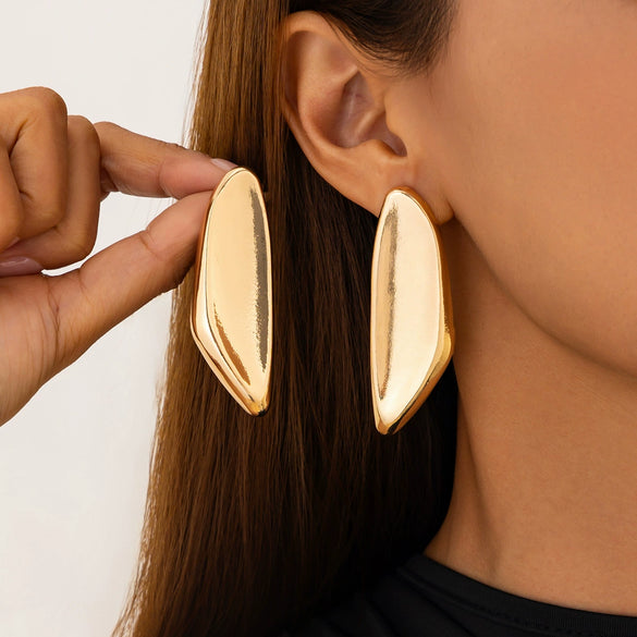 Wholesale Women's Geometric Irregular Pleated Zinc Alloy Earrings With Electroplating Treatment