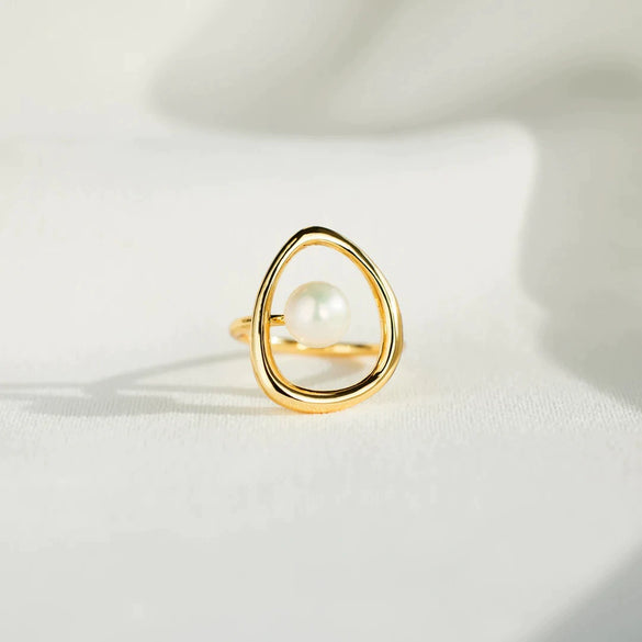 Wholesale Women's Geometric Irregular Shape Ring Made Of 925 Sterling Silver With Electroplating