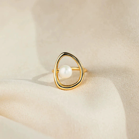 Wholesale Women's Geometric Irregular Shape Ring Made Of 925 Sterling Silver With Electroplating